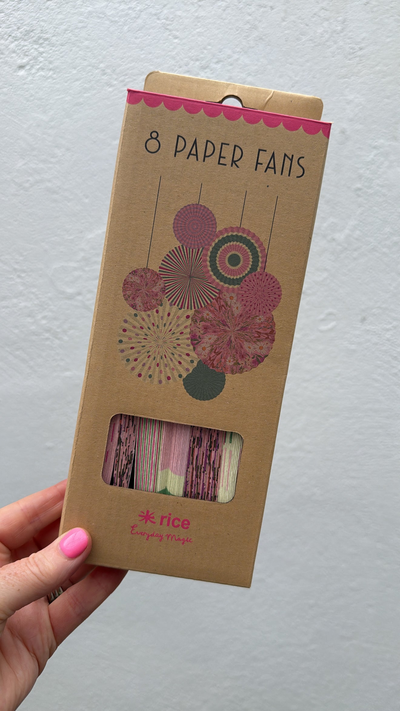 8 Party Paper fans