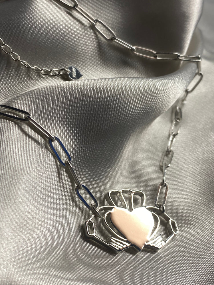 Heart strong chain silver
