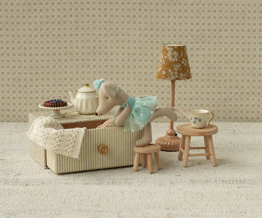 Dance mouse in drawer