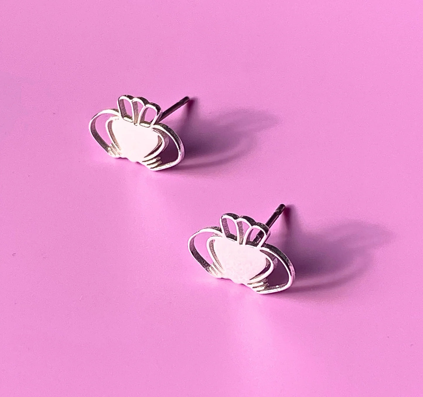Heart Strong Beag Claddagh Studs